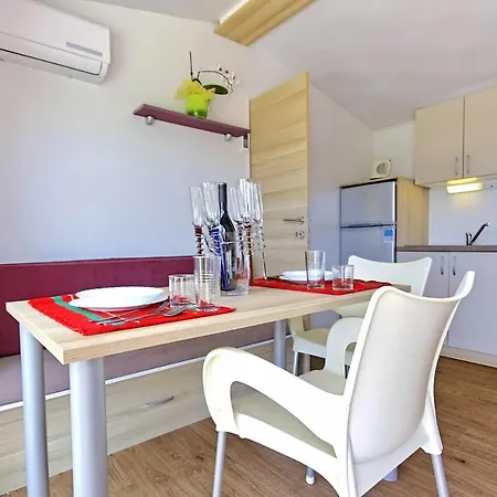 Parco vacanze Camping Adria Mobile Park 4*