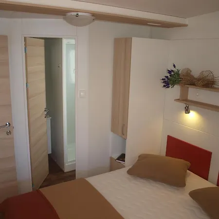 Camping Adria Mobile Park 乌马格